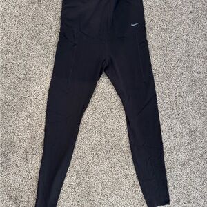 Nike maternity 7/8 leggings - size medium